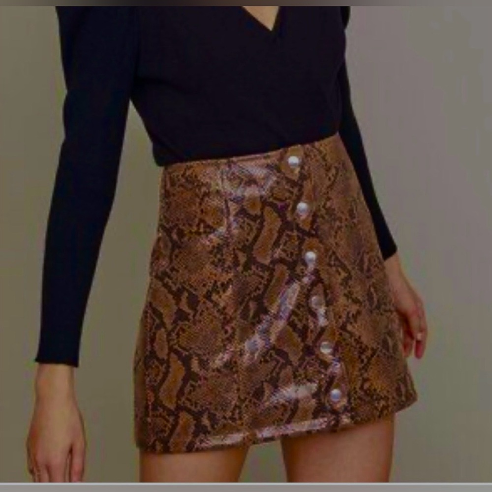 Astr the Label Mini Skirt L 12 14 Brown Black Faux Leather Snakeskin Snaps $95